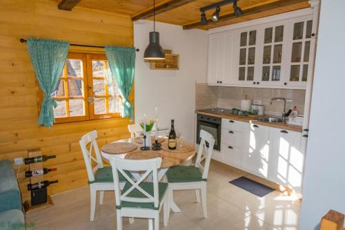 Létesítmények, Tarovuk cabin in Jezdici