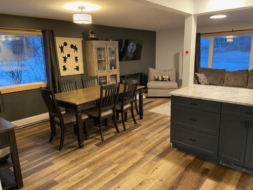 Bears Den Guest House in Thompson (MB)