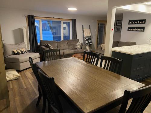 Bears Den Guest House in Thompson (MB)