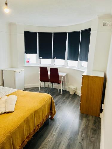 Beautiful Private Rooms in London Central Willesden Green - image 3