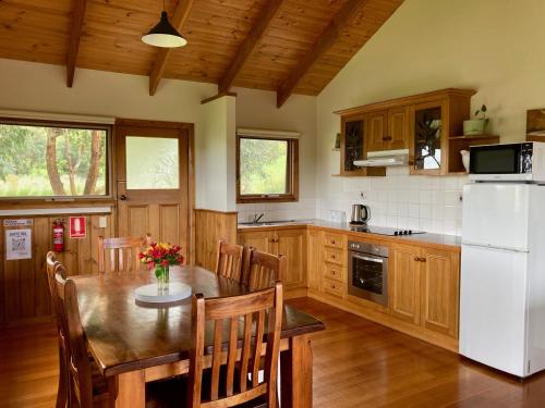 Daysy Hill Country Cottages in Great Ocean Road - Port Campbell