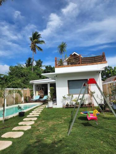 Rumah Tara Modern 3 bedroom pool and garden villa in Gili Air