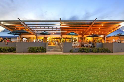 Palm Tree Paradise near Nightcliff with Pool