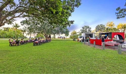 Palm Tree Paradise near Nightcliff with Pool