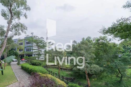 Garden, RedLiving Apartemen Gunung Putri Square - Sansan Room with Netflix in Gunung Putri