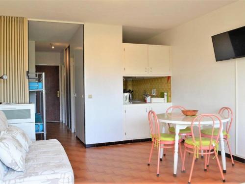 Appartement Le Lavandou, 1 pièce, 4 personnes - FR-1-251-187