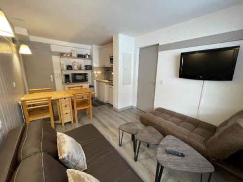 Appartement cosy avec balcon, piscine et parking en option à Plagne 1800 - FR-1-181-2708 (Appartement cosy avec balcon, piscine et parking en option a Plagne 1800 - FR-1-181-2708) in La Plagne