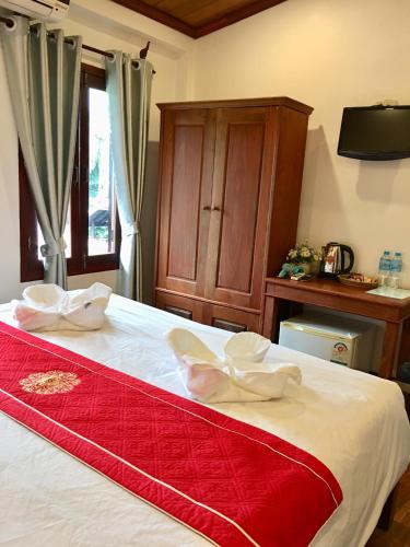 Deluxe Double Room with Balcony image 5