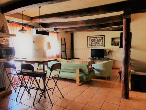 . La Zambrana rural house