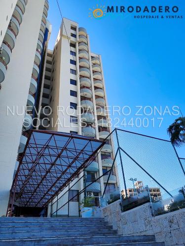 Condominio Nuevo Rodadero, wifi piscina parqueadero - 숙소 외관
