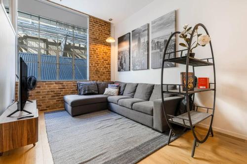 Stylish City Pad Near Sky Tower