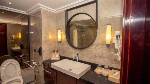 room detail thumbnail 2