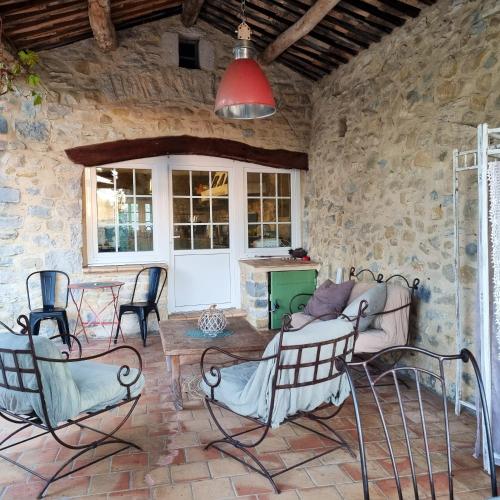 Villa de 3 chambres avec piscine privee jacuzzi et jardin clos a Lussana