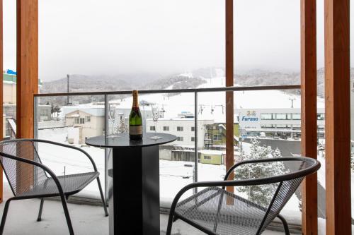 Widok, Fenix West near Photo Gallery Oka-No Shashin-Kan