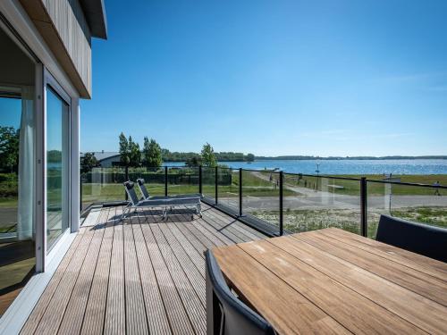 balkong/terrass, Villa at Veerse Meer with Lake Views in Kamperland