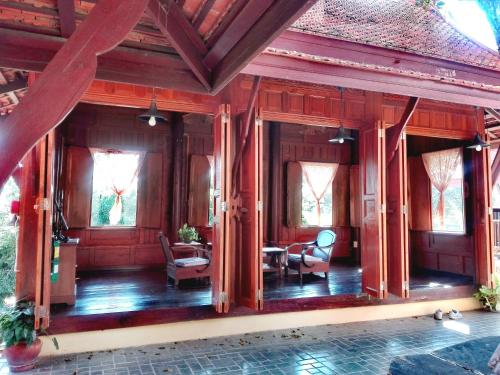 Létesítmények, Luang Chumni Village in Pratuchai