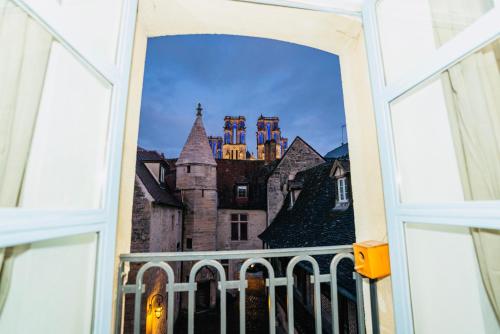 Nid douillet La Cour du Dauphin, Vue cathédrale imprenable 3