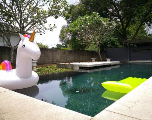 Relaxing Forest PoolVilla PJ