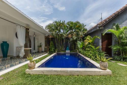 Central & Charming 3bedr with private pool