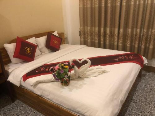 Deluxe Double Room with Balcony image 8