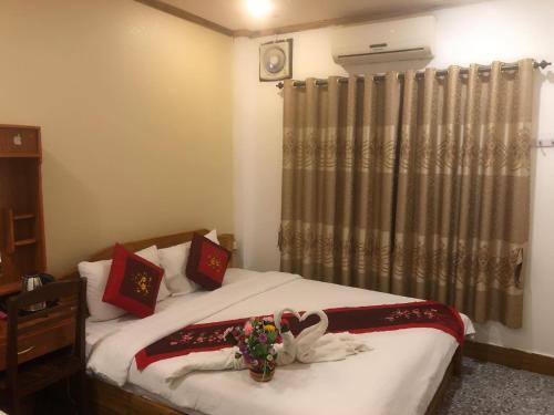 Deluxe Double Room with Balcony image 4