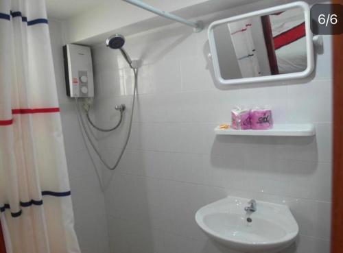 Superior Twin Room image 1