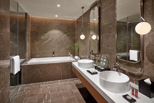 room detail thumbnail 2