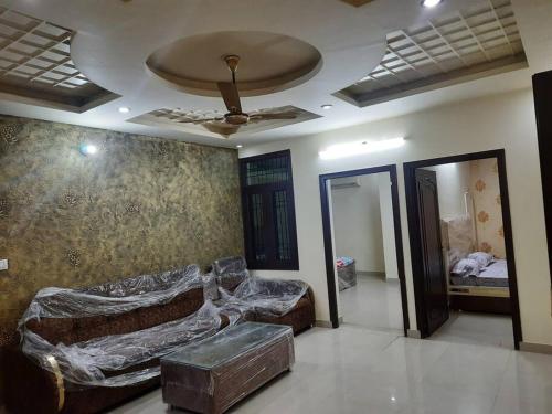 Lovely 2 Bedroom +Hall + Kitchen+ 2 Bathroom Flat