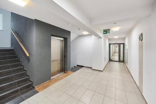 Wrocław Rose Apartments by Renters - image 5