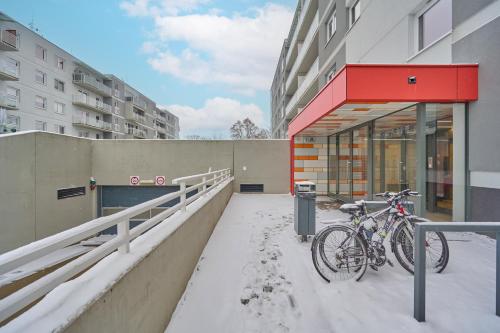 Wrocław Rose Apartments by Renters - image 8