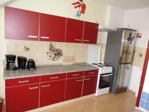 Sehr-schoene-4-Raum-Maisonette-Fewo-mit-110qm-Balkon-zentral-preiswert-T7 - image 5