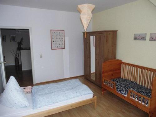 Sehr-schoene-4-Raum-Maisonette-Fewo-mit-110qm-Balkon-zentral-preiswert-T7 - image 2