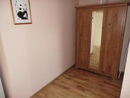 Sehr-schoene-4-Raum-Maisonette-Fewo-mit-110qm-Balkon-zentral-preiswert-T7 - image 4