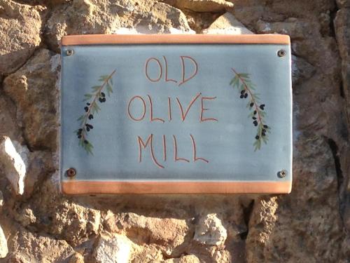 Old Olive Mill Maroulas - Bed and Breakfast