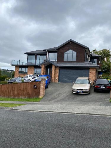 Luxury 5beds and 5bedroom - Accommodation - Lower Hutt