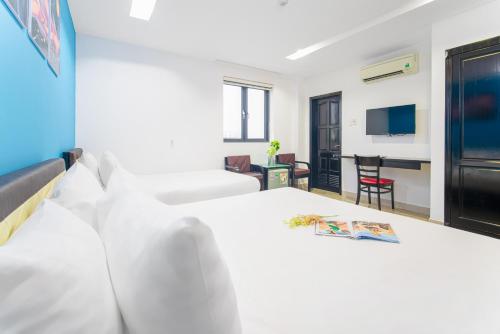 Deluxe Triple Non-Smoking