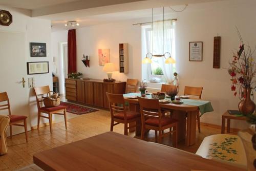 One-Bedroom Apartment image 7