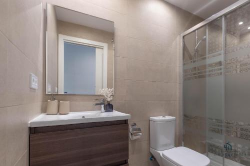 Living4malaga Picasso Deluxe Apartment - Tap to explore photos