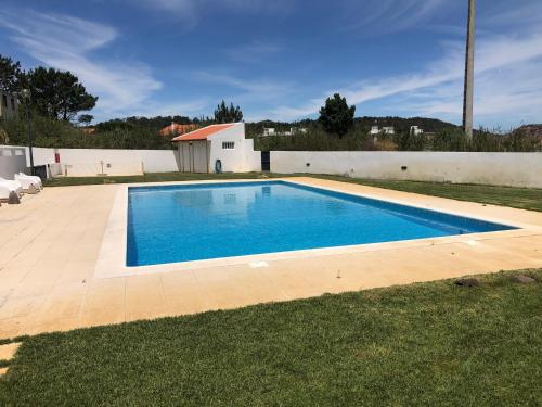 泳池, Torrezinha- Moradia Moderna em condomínio com piscina (Torrezinha- Moradia Moderna em condominio com piscina) in 沙利度波爾圖