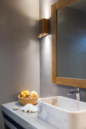 Amalgam Homes Paros - image 12