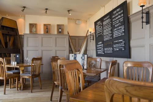The Boathouse - image 5
