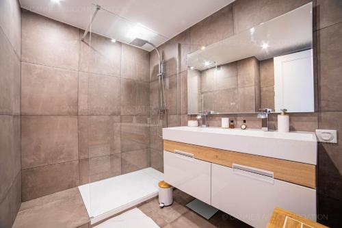 Apartment image 8