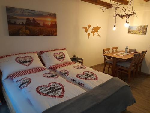 Studio chez un vigneron au village au 2ème étage sans ascenseur in Villeneuve, Schweiz