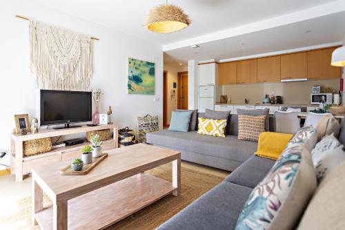 ห้องส่วนกลางสำหรับนั่งเล่น/ดูทีวี, Cabanas Gardens by MY CHOICE in กาบานาส