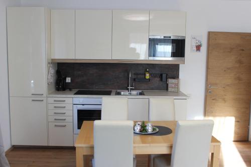virtuve, Home W4 - Apartment Engel in Ullrichs