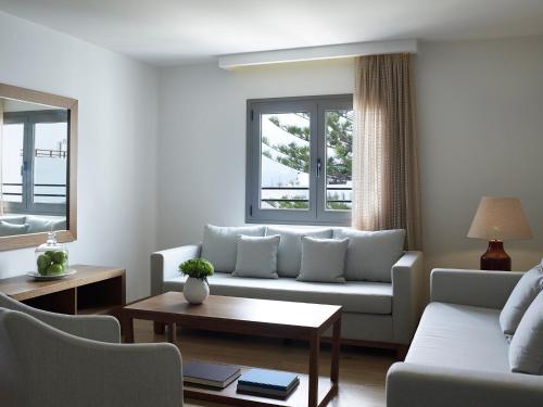 Premium Suite with Sea View image 6