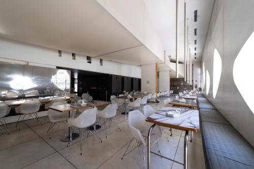 Food and beverages, Dazzler by Wyndham Buenos Aires Recoleta in Recoleta
