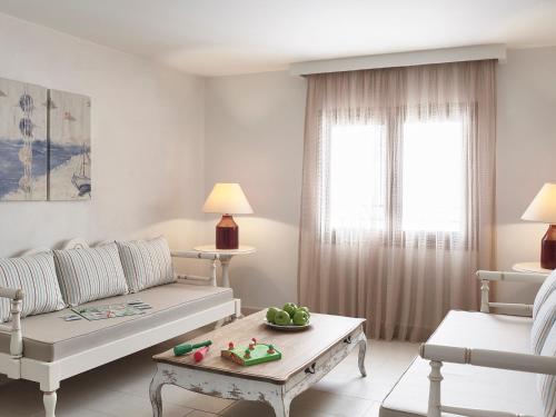 One-Bedroom Family Room image 3