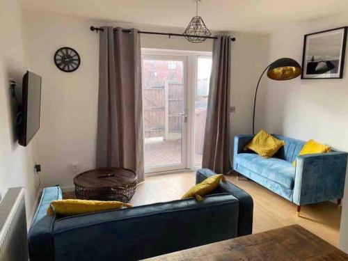 Central 4-Bed House - Parking Patio Garden Wifi