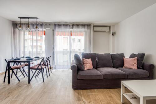 Appartement Antoinette - Welkeys - Location saisonnière - Antibes